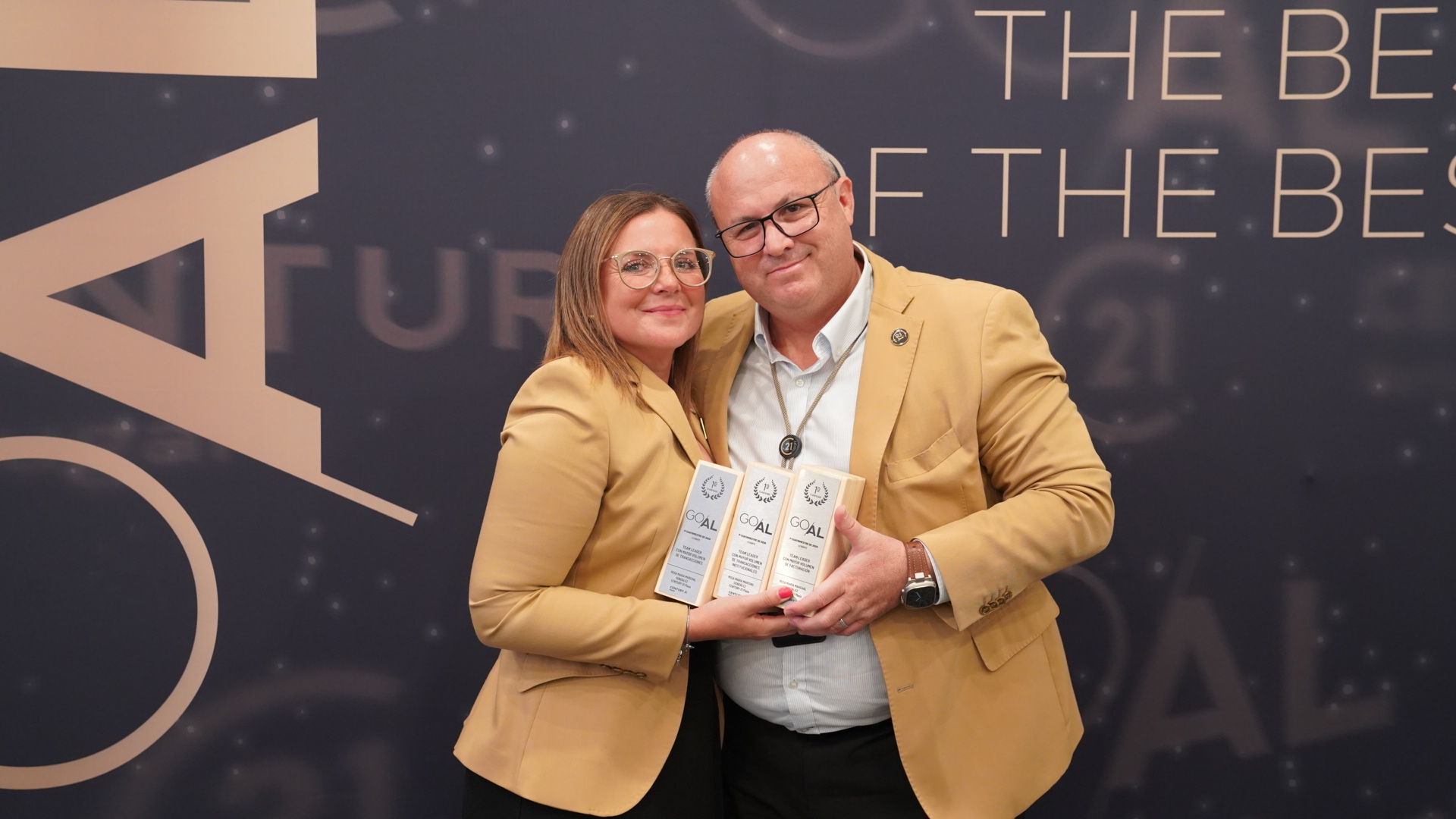 Dos profesionales de CENTURY 21 Evolution con reconocimientos
